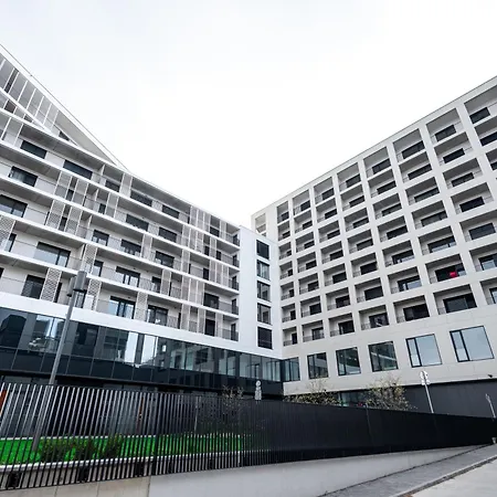 아파트 Breezy & Fresh Emerald - Garage & Balcony *